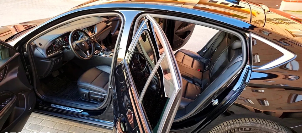 Opel Insignia cena 91900 przebieg: 125000, rok produkcji 2018 z Elbląg małe 704